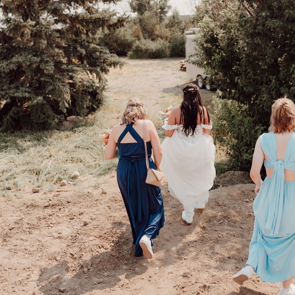 WEDDING DRESS - Picture 10 of 13